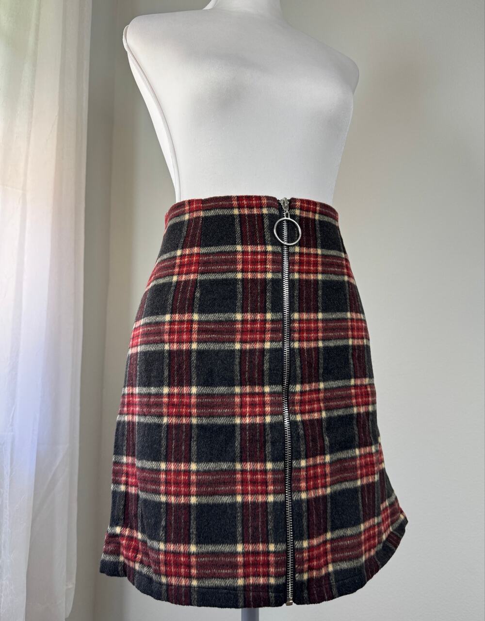 Active USA Gray, Red & Beige Full Zip Plaid Mini Skirt